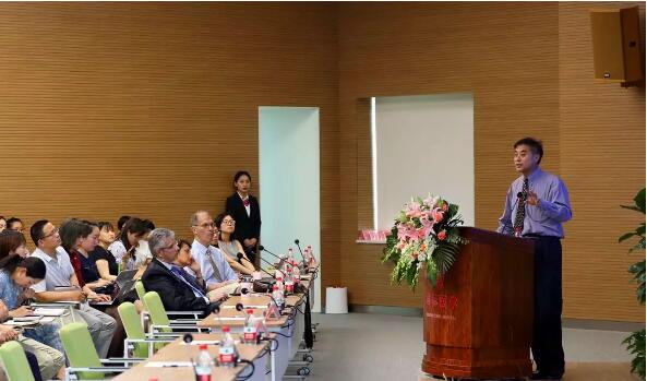 美國醫(yī)療專家走進(jìn)西安國際醫(yī)學(xué)中心，開展國際醫(yī)療合作 