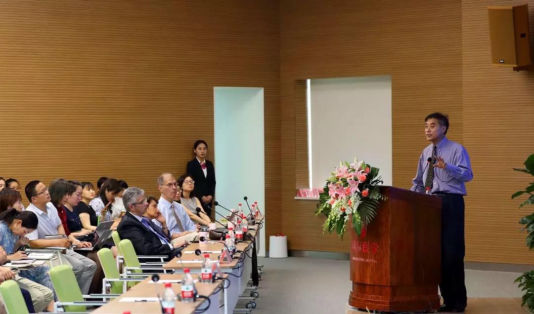 美國醫(yī)療專家走進西安國際醫(yī)學中心，開展國際醫(yī)療合作