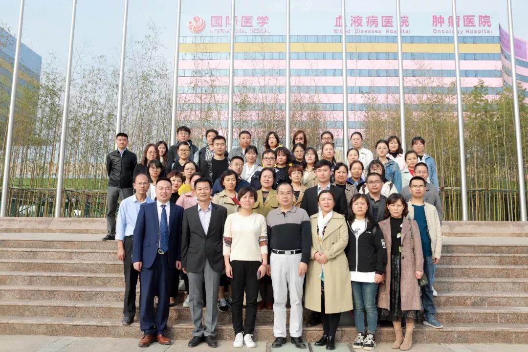 西安國際醫(yī)學中心胸科醫(yī)院舉辦西北呼吸慢病高峰論壇暨哮喘管理學院首期開班儀式