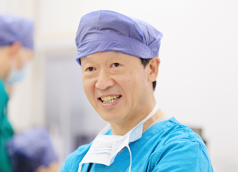 三秦網(wǎng)報道—跟著大咖王海昌走進神秘的DSA手術室