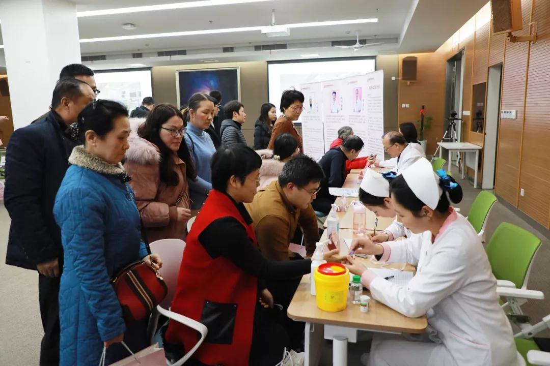 真情“移動” 健康你我——西安國際醫(yī)學中心醫(yī)院攜手西安移動舉辦健康大講堂