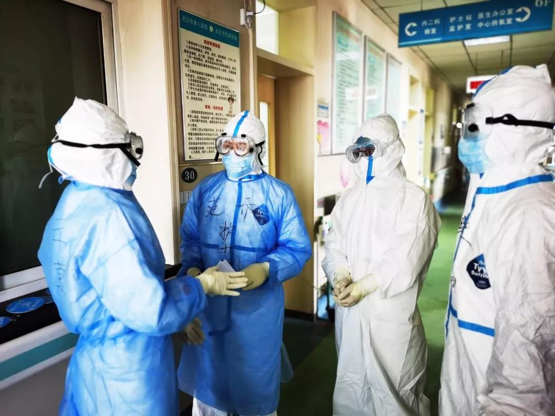 雖然看不到你的容顏，卻永遠(yuǎn)記得你堅(jiān)毅的眼神