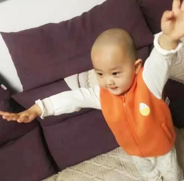 【戰(zhàn)“疫”日記】媽媽，請(qǐng)抱抱我！