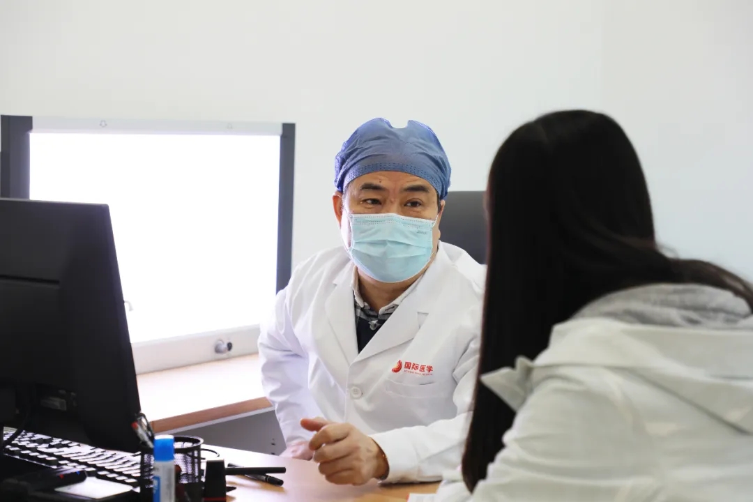 戰(zhàn)疫是英雄 救治是楷?！靼矅H醫(yī)學中心醫(yī)院支援湖北醫(yī)療隊隊員返崗工作干勁十足