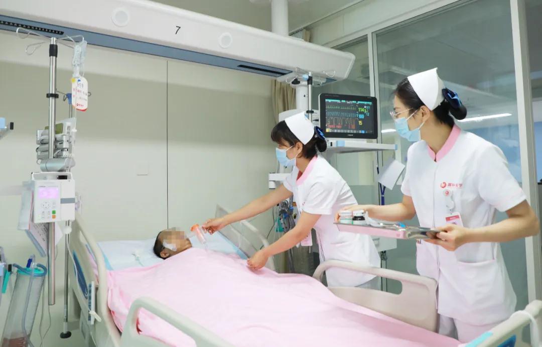 離死亡最近，離希望也更近——記西安國(guó)際醫(yī)學(xué)中心醫(yī)院胸外科ICU