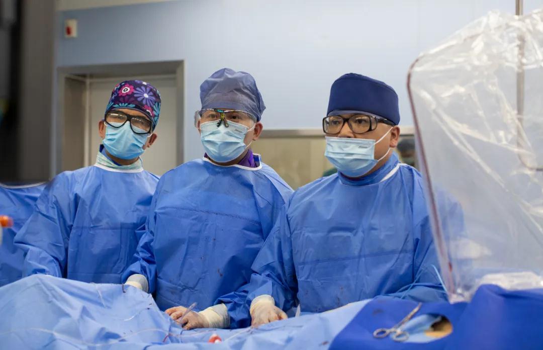 完美！僅5毫米手術(shù)傷口，解決七旬老人主動(dòng)脈夾層及多年“房顫”帶來的腦卒中煩惱！