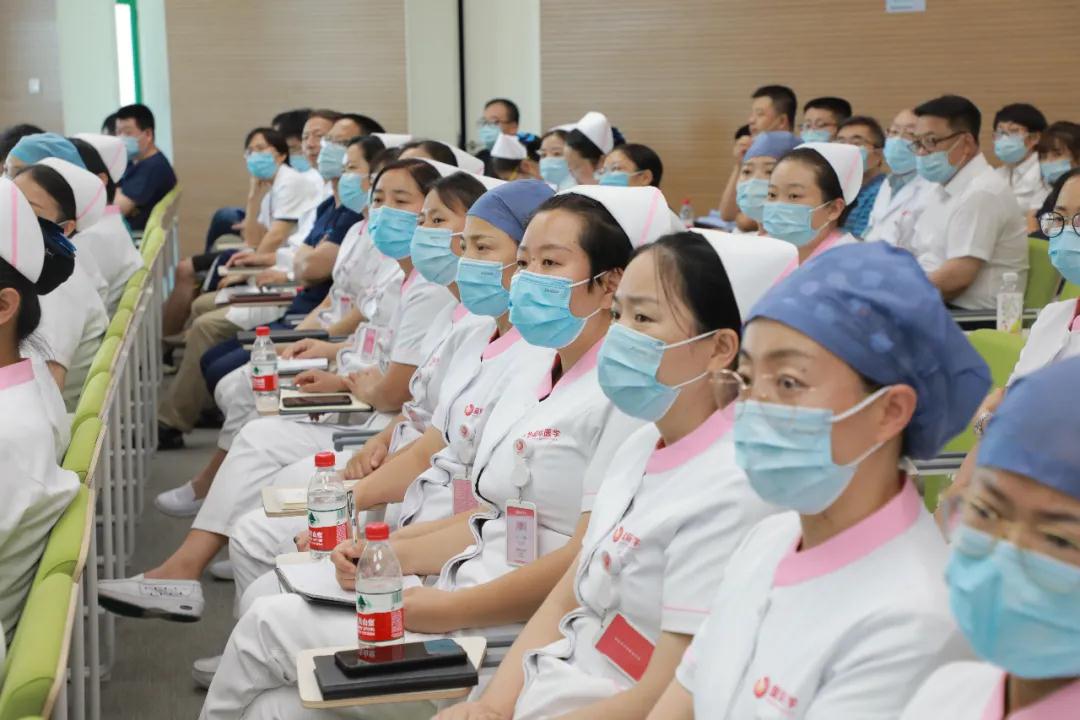 軍醫(yī)大咖齊聚一堂，共敘國際醫(yī)學(xué)創(chuàng)新發(fā)展