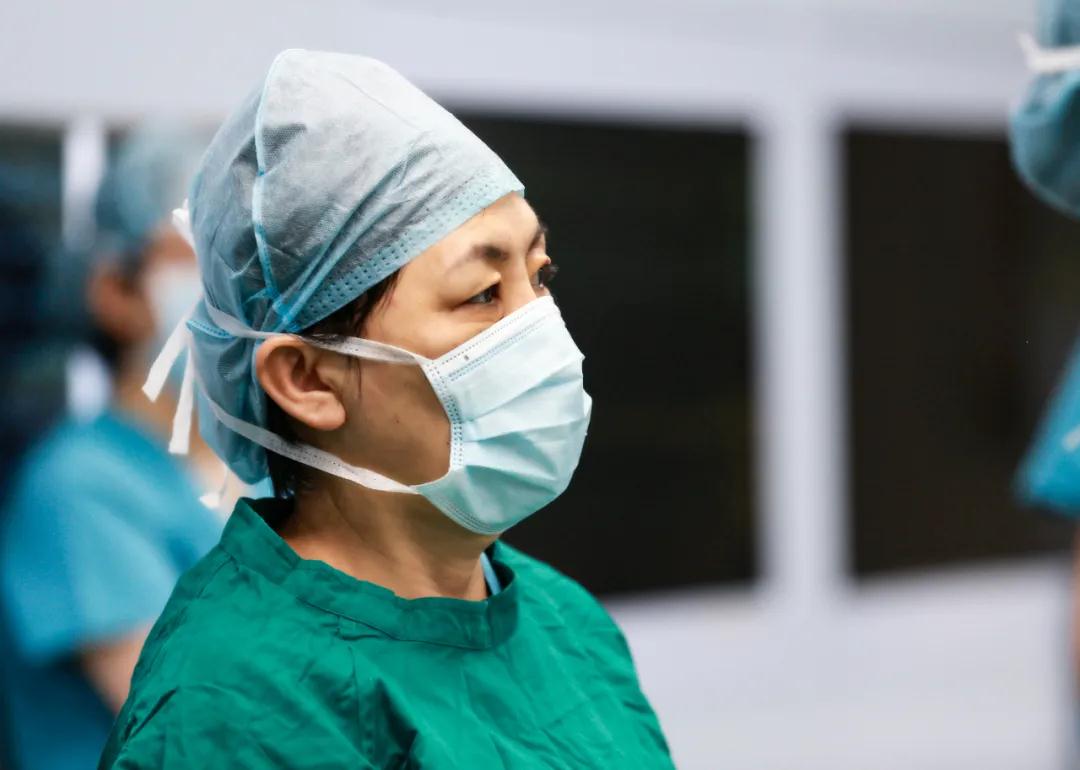 央視頻——新一代達(dá)芬奇手術(shù)機器人在國際醫(yī)學(xué)輔助婦科微創(chuàng)手術(shù)獲成功