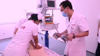 快來人！邁克需要搶救！