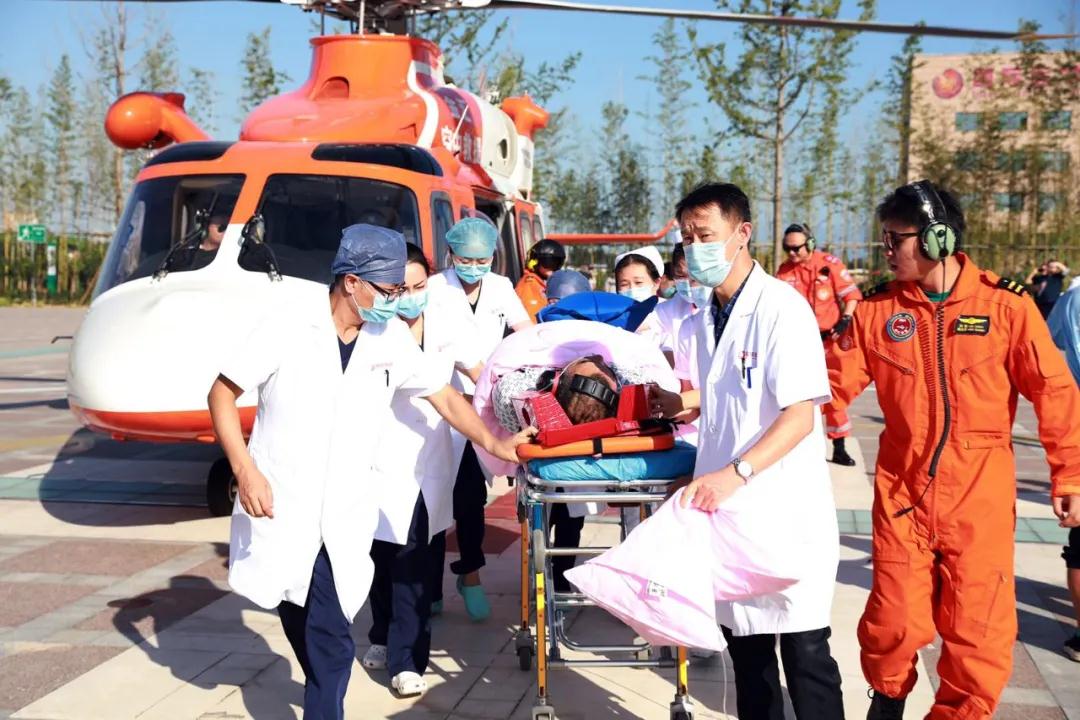 陽光網(wǎng)—西安國際醫(yī)學中心醫(yī)院緊急救助跨省“飛”來重癥患者