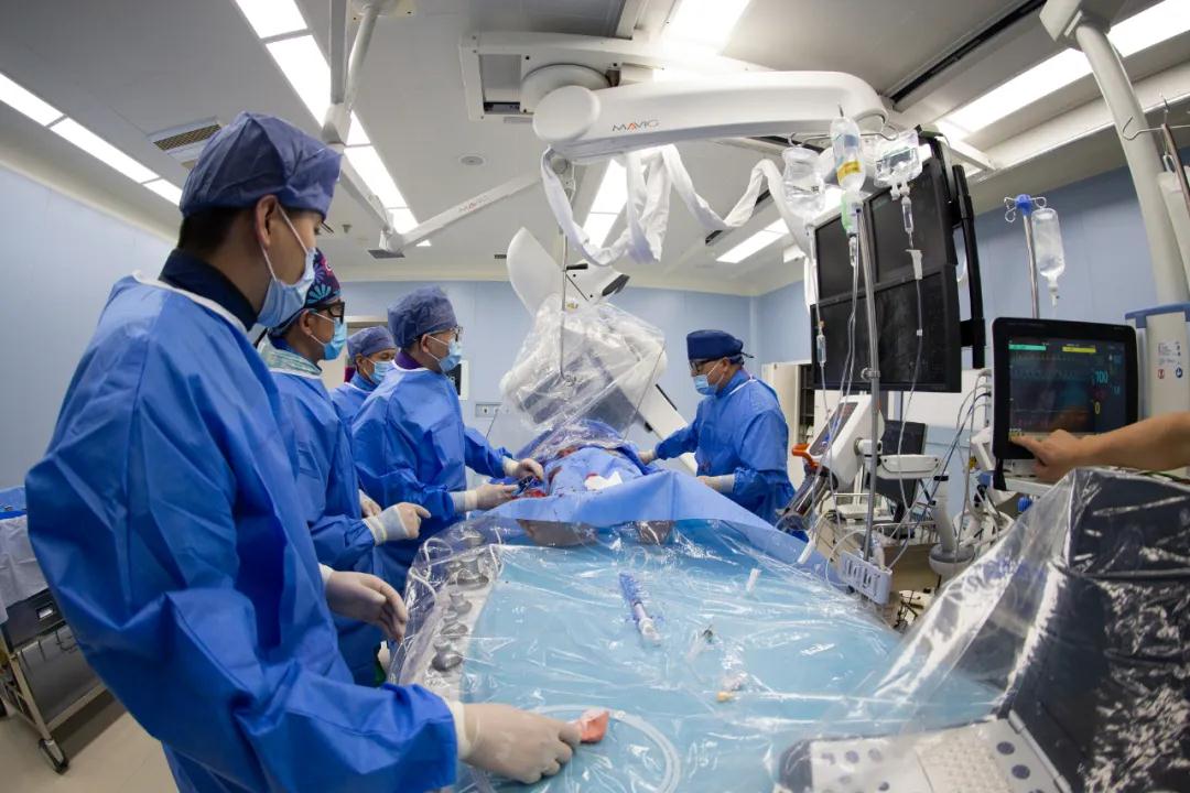 陽光網—數億網民為何點贊這家醫(yī)院的醫(yī)生！