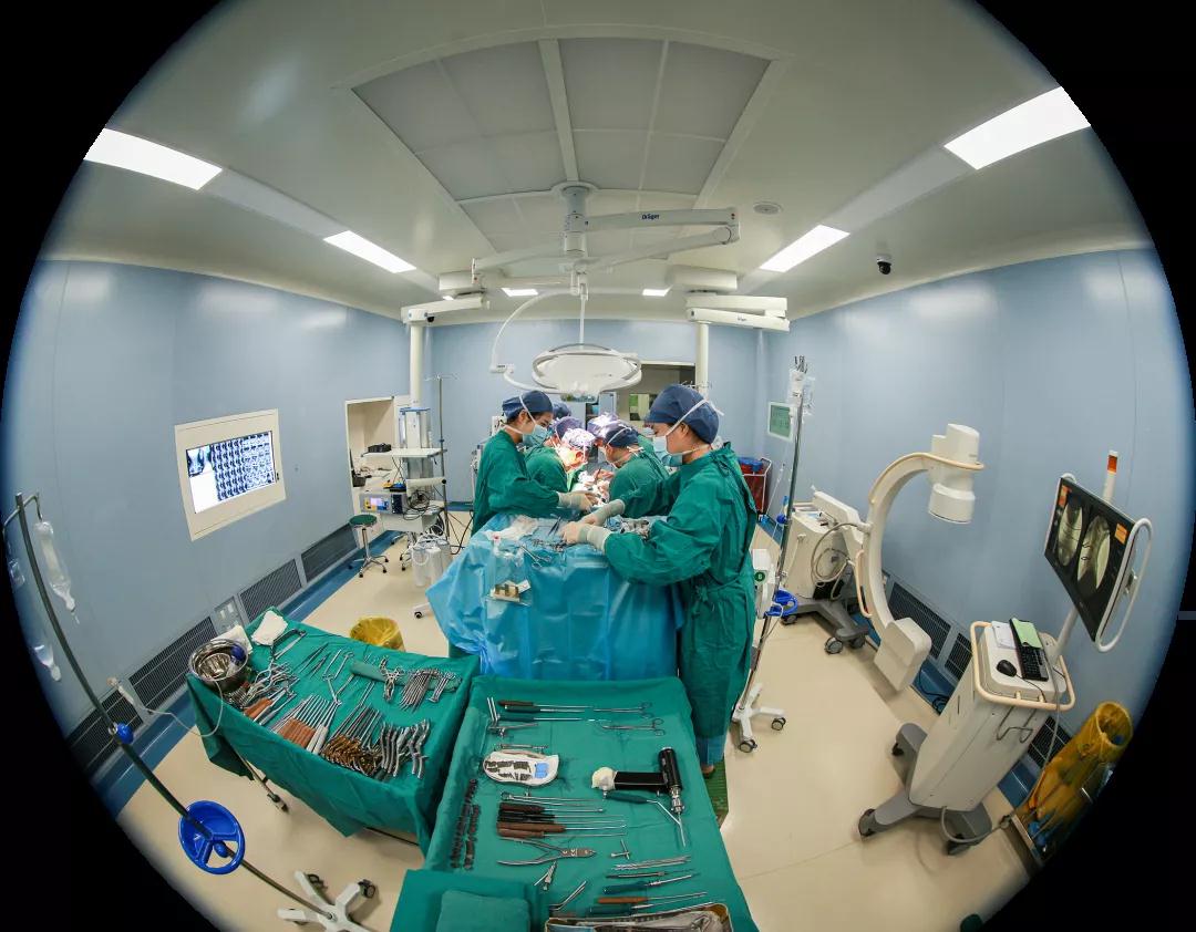 原點(diǎn)新聞—世界首例！3D打印可動人工頸椎-椎間盤復(fù)合體植入術(shù)