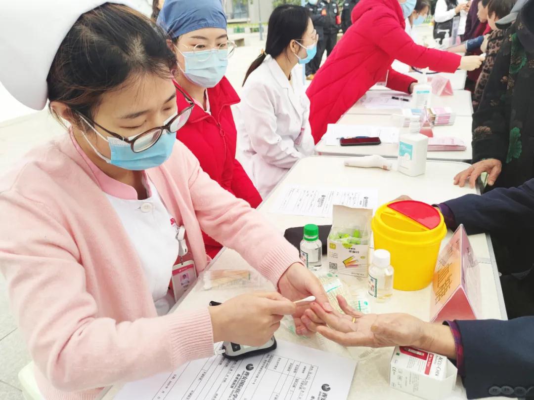 原點新聞—義診活動進社區(qū) 志愿服務暖民心