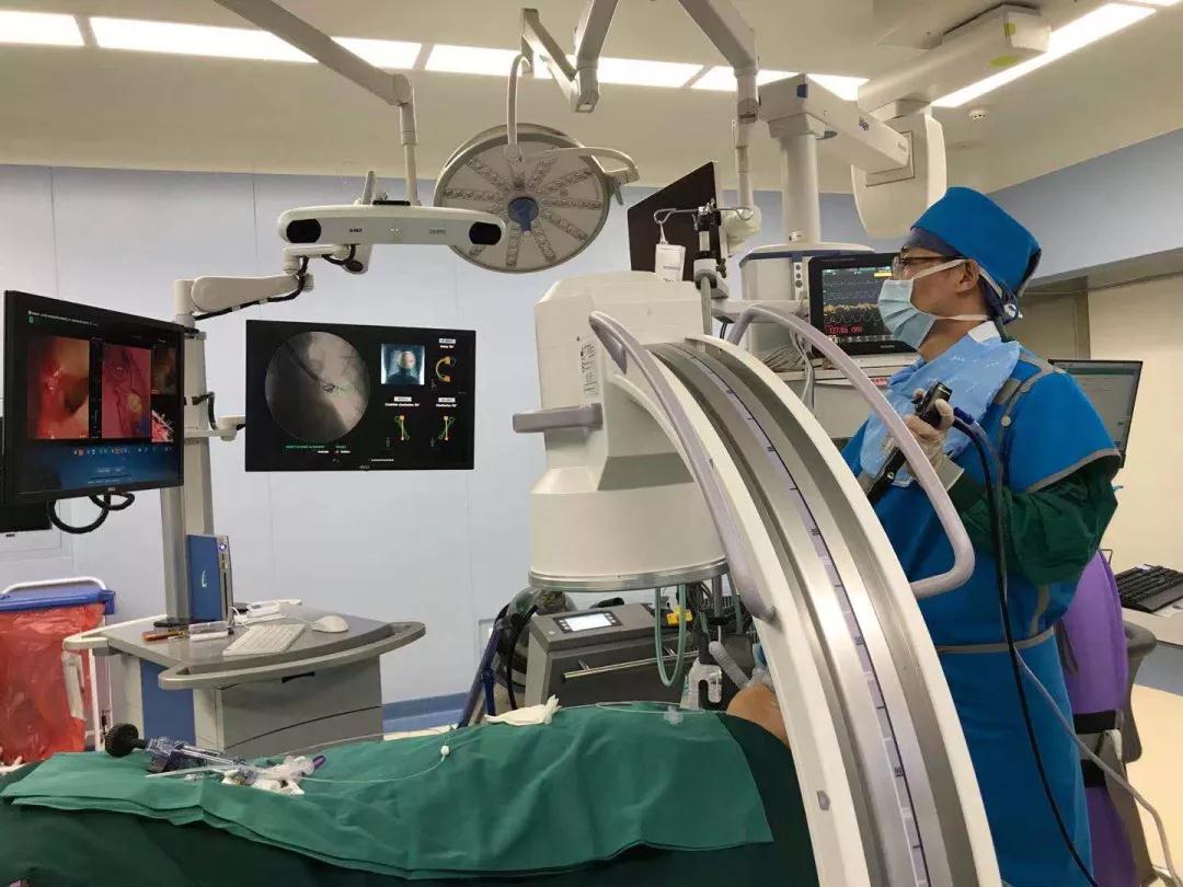 歐陽海峰團隊首次聯(lián)合rEBUS+C臂透視影像+DynaCT技術(shù)精準(zhǔn)定位肺結(jié)節(jié)