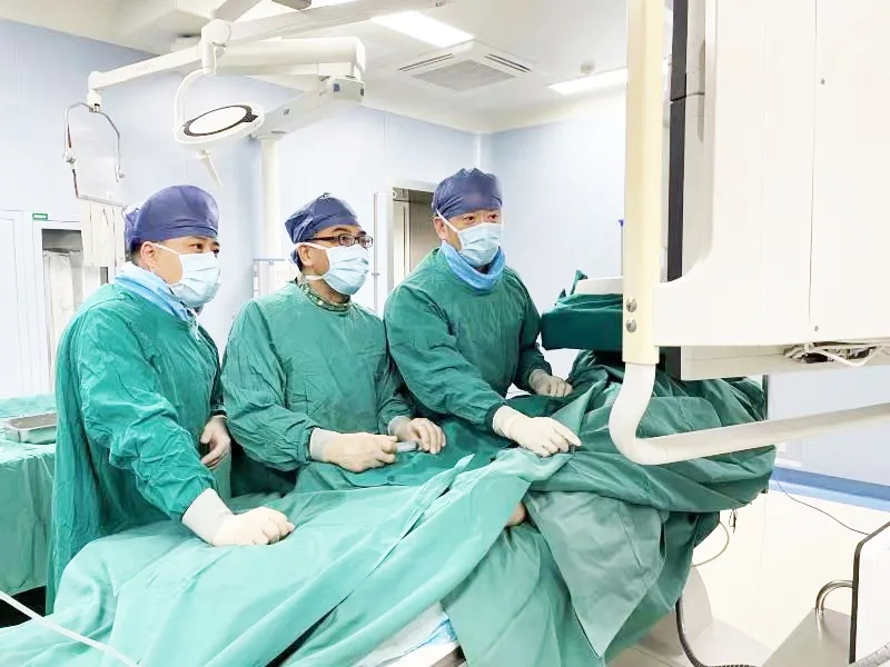 胸悶、腹脹、乏力……患者突發(fā)布加綜合征 介入治療把命救