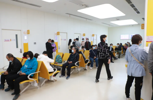 專家提醒：暴飲暴食容易誘發(fā)急性胰腺炎等疾??！