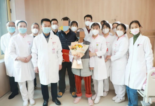 215天守護，2000多頁病例， 這位女士終見彩虹