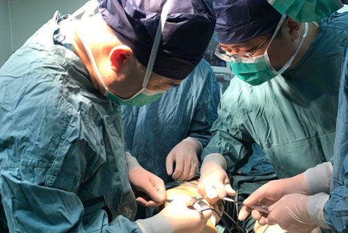 1700公里、27小時，從敦煌到西安，千里求醫(yī)、不負所盼！