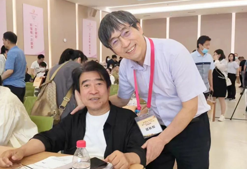 “醫(yī)”往情深15載！一位基層“輪椅”醫(yī)生和醫(yī)學(xué)大咖的故事