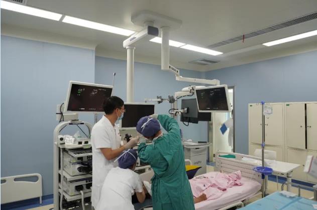 喘不上氣，窒息風(fēng)險(xiǎn)臨近.....67歲老人終于重獲呼吸自由