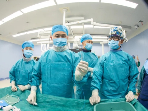 高血壓微創(chuàng)介入診療取得突破！我院成功實施經(jīng)皮腎動脈去交感神經(jīng)術(shù)