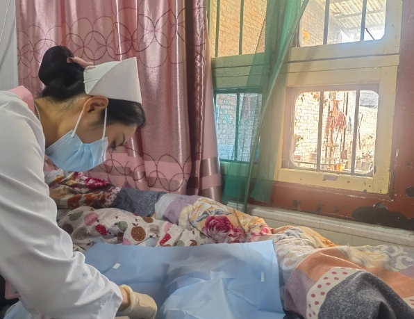 護理到家，愛不掉線—— “互聯(lián)網(wǎng)+護理上門”服務(wù)打造24小時溫馨守護！