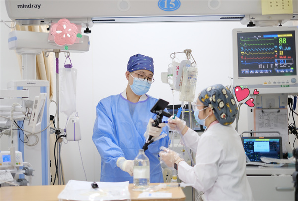 身心同救！重癥病房里的“祛病”與“醫(yī)心”