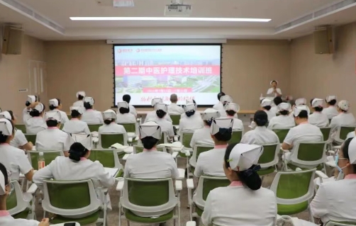 辨證、貼敷、耳穴……解鎖中醫(yī)護(hù)理“新技能”